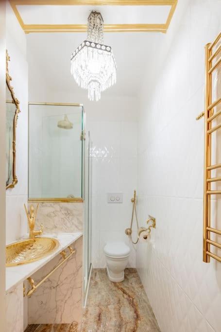 Апартаменты Ground Floor Luxe Historic Studio City Centre Болонья Экстерьер фото